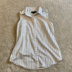 Banana Republic Sleeveless Button Down (Women’s 2)